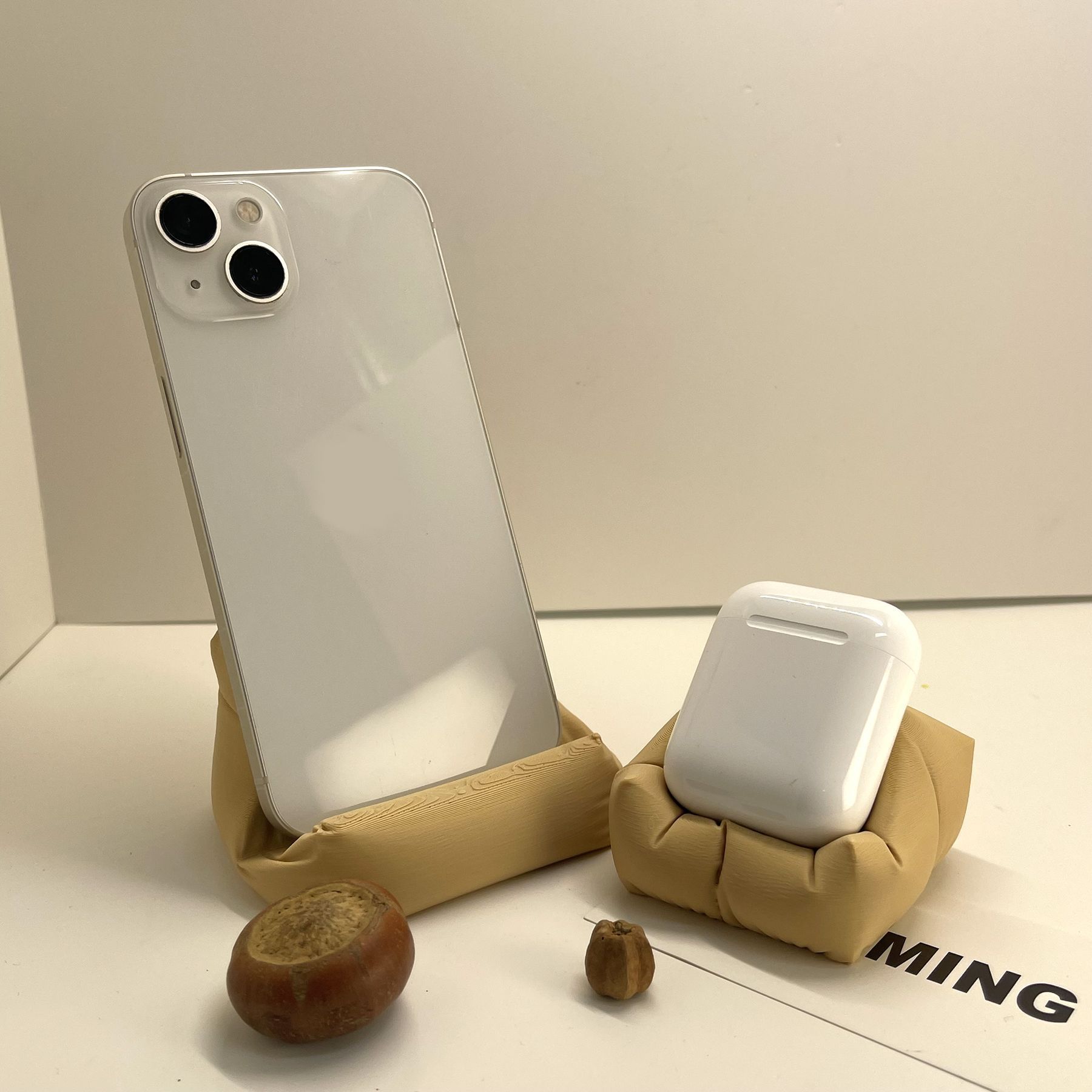 3D Printed Trendy Ins-Style Sofa Headphone Phone Holder Popular Model Essential for New Home Gift Giving Stall Setup