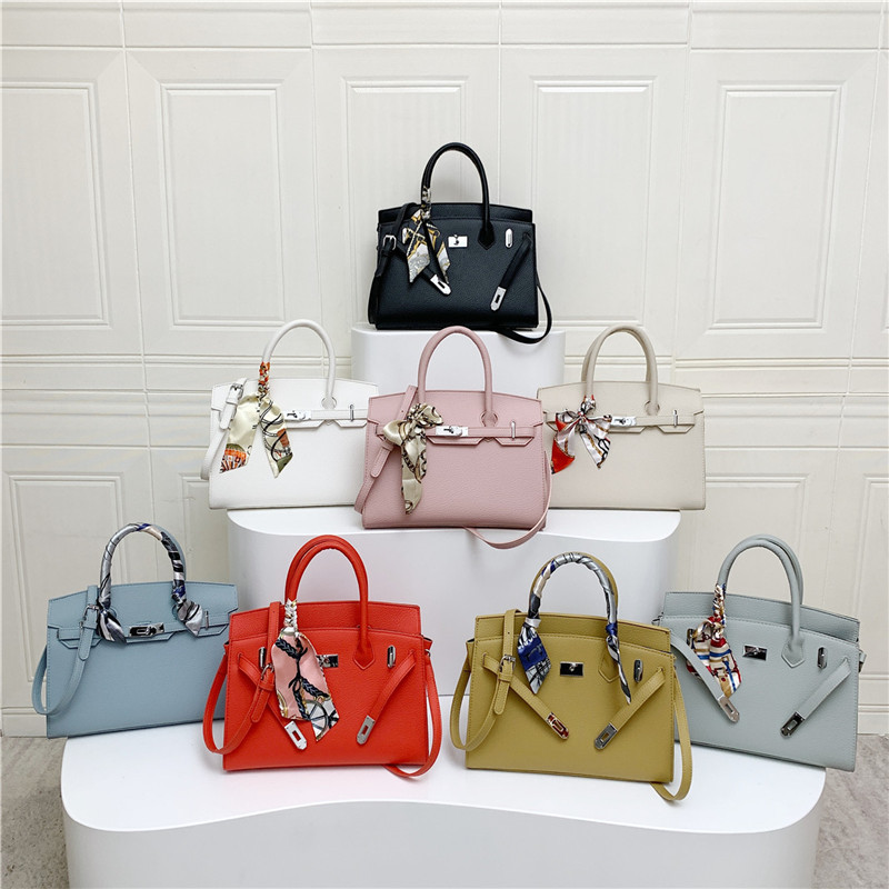 Bolso transfronterizo 2024 nueva tendencia de gran capacidad popular bolso platino patrón de lichi temperamento mensajero bolso femenino