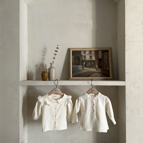 Korean style children's clothing for infants and toddlers in spring and autumn, baby girls, little ones, lace large lapels, floral checkered baby bottoming shirts