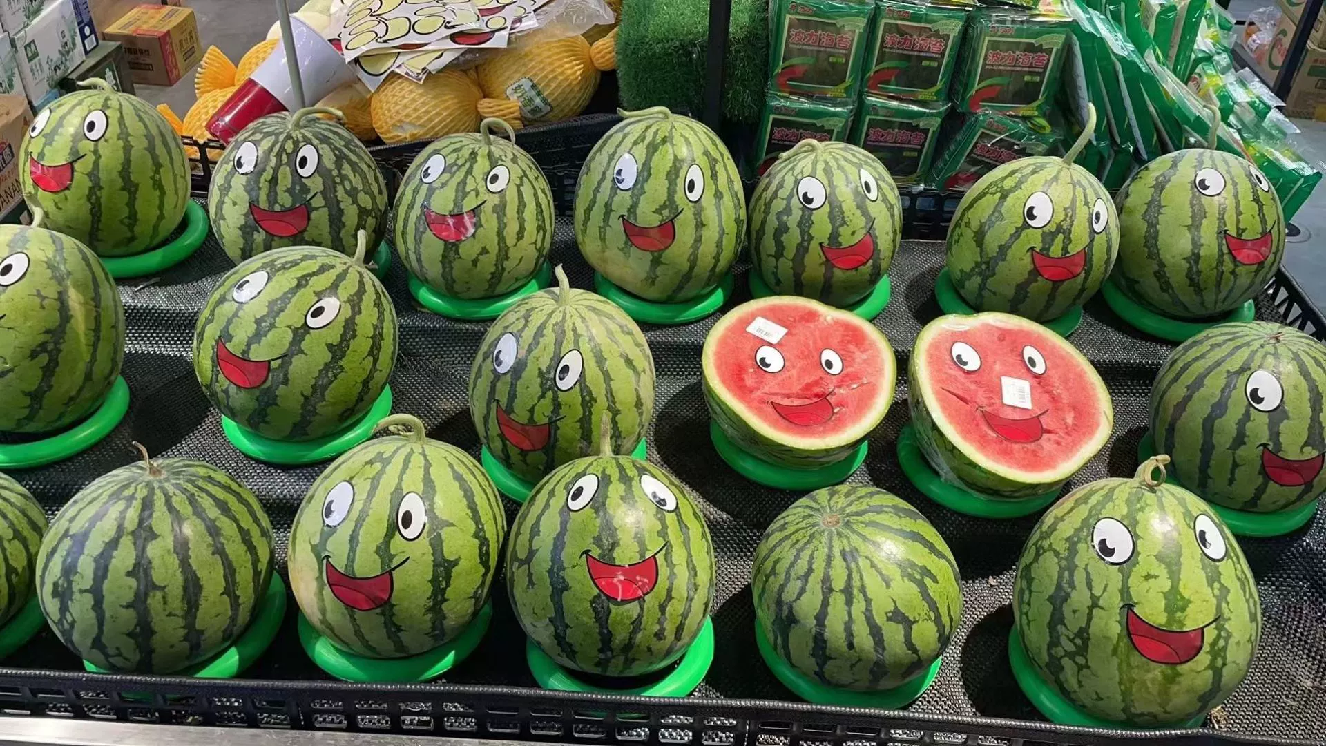 Стойка, баскетбольный мяч, пластиковое сиденье, кольца