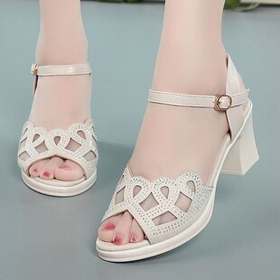 �¿��U��һ�ֿ��аٴ��ܛƤ�W������Ь��ЬŮ�ָ��~���ļ���Ů��