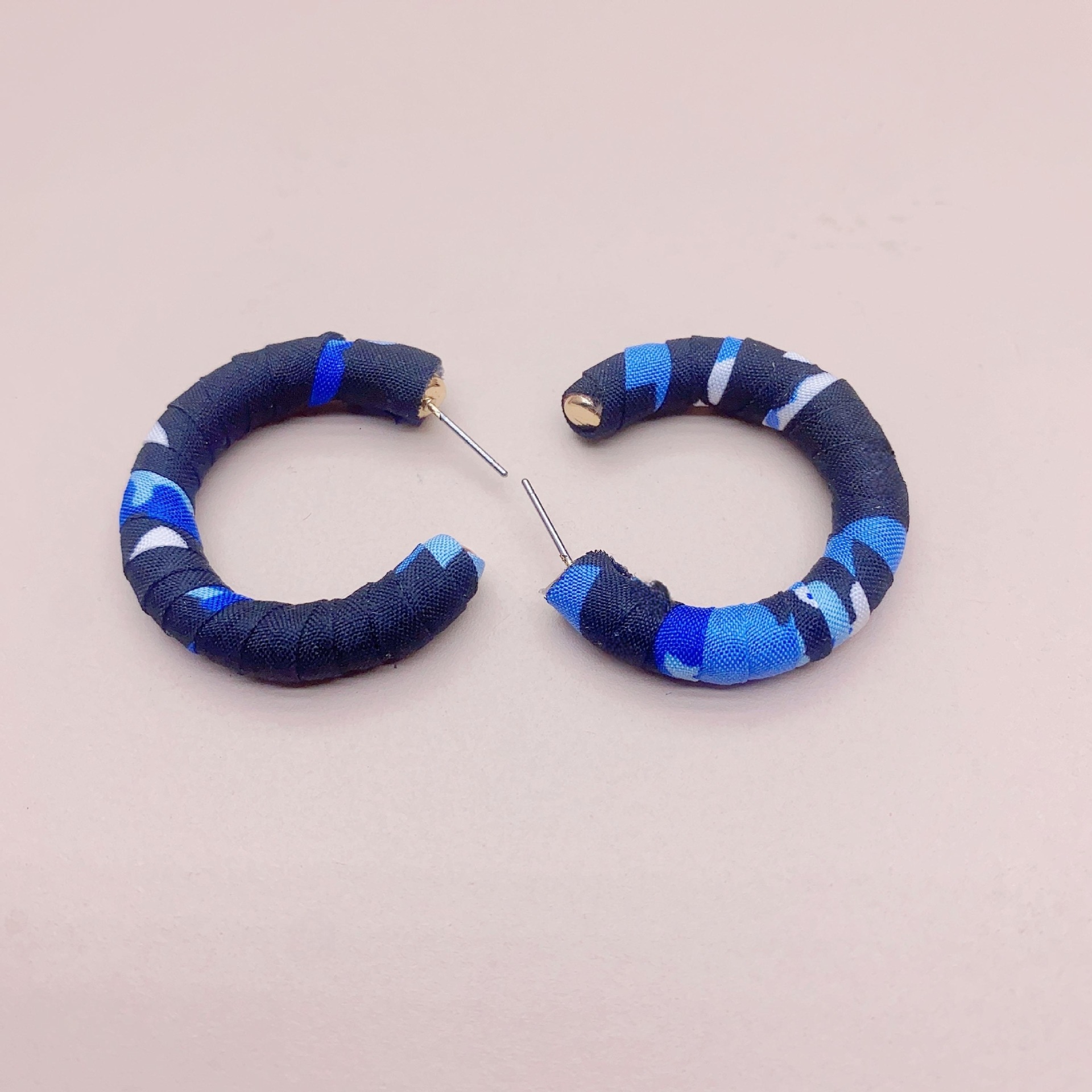 1 Pair Simple Style Gradient Color Handmade Cloth Ear Studs display picture 5
