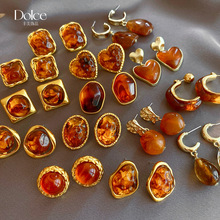 ������yᘏ͹ſ�ɫ��֬���Ď׺ζ��hС�����|��������¶��Ů