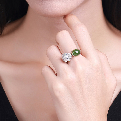 Full diamond temperament, gentle and soft green jade leopard head ring, open inlaid jade domineering leopard head ring, jade ring for women
