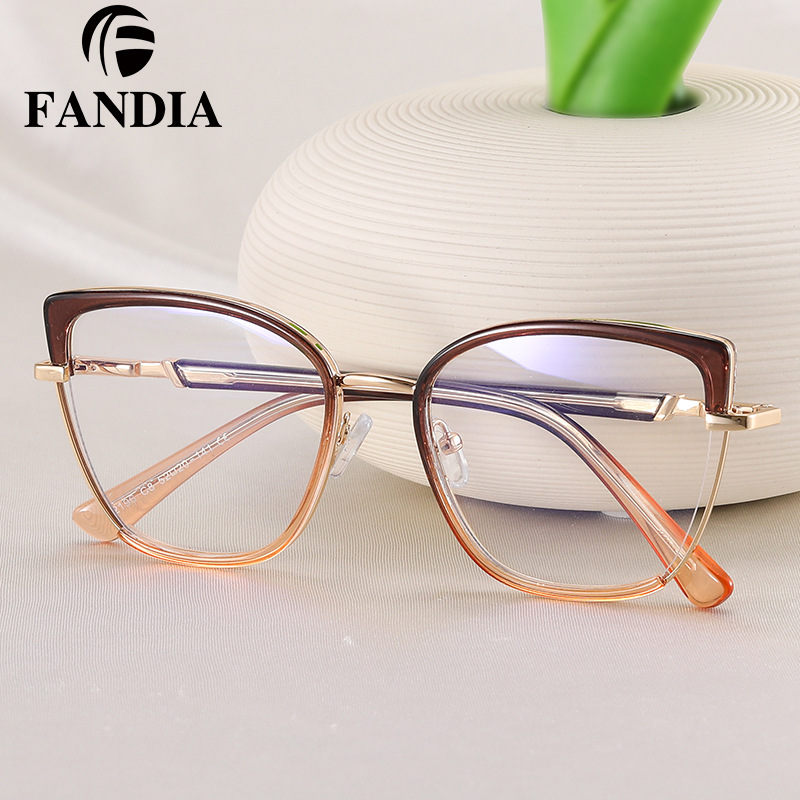 82196 Europa y América TR90 moda degradada marco de gafas ultraligeras marco de gafas de estiramiento facial gafas anti-luz azul gafas de mujer