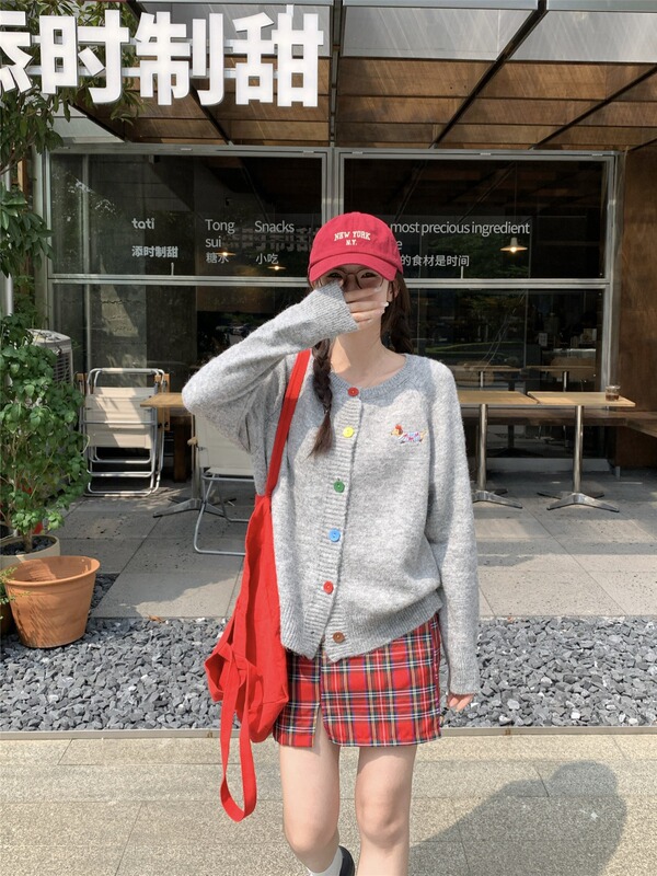 软糯毛衣外套秋季彩色纽扣小狗刺绣圆领宽松针织开衫秋季新款上衣|undefined