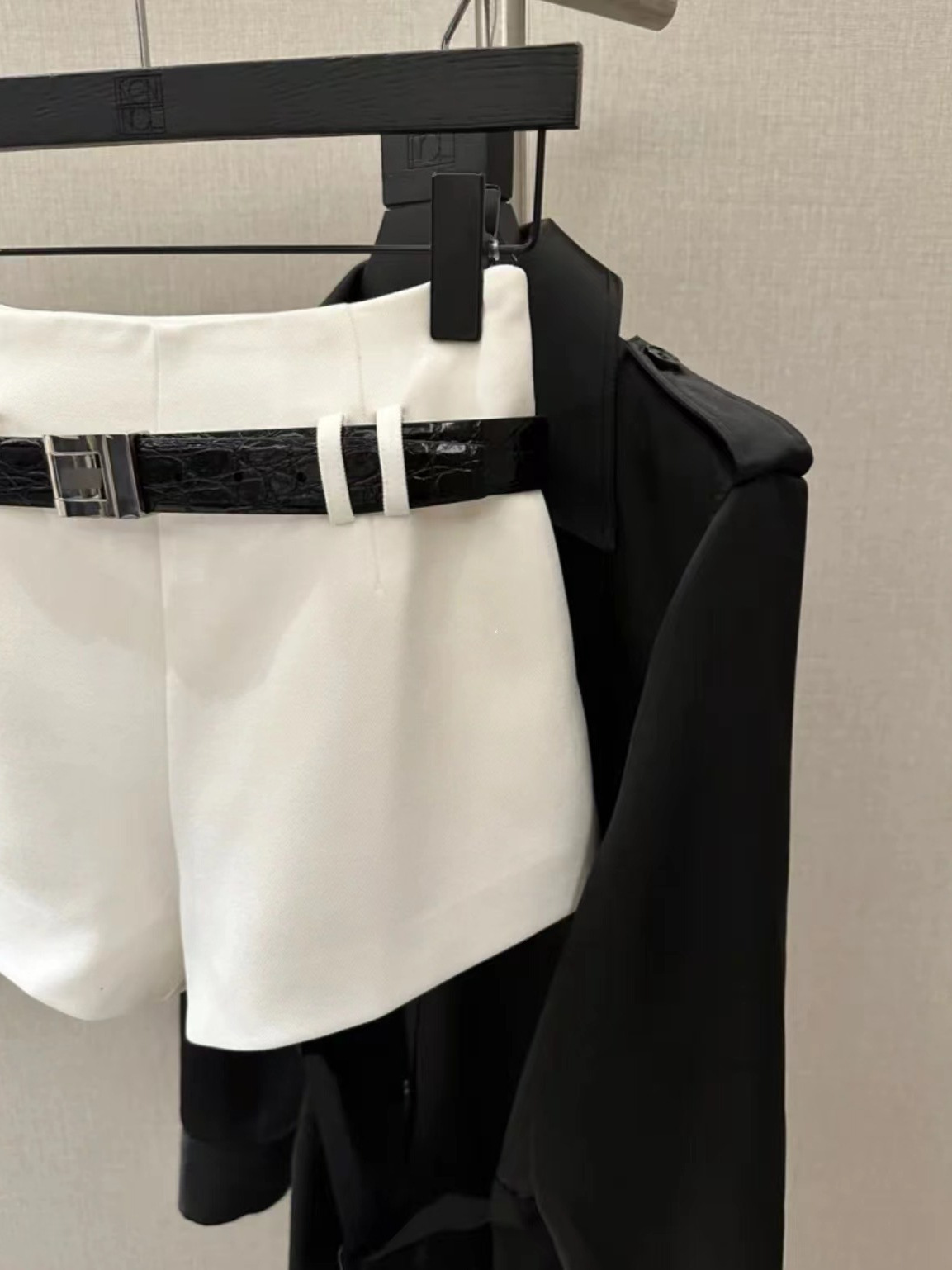 Pantalones Cortos de Tiro Alto con Cinturón para Oficina