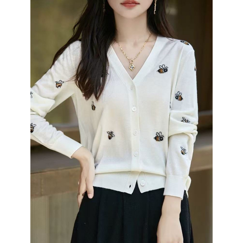 高级感重工刺绣针织开衫女2025春装精纺薄款v领长袖宽松毛衣外套