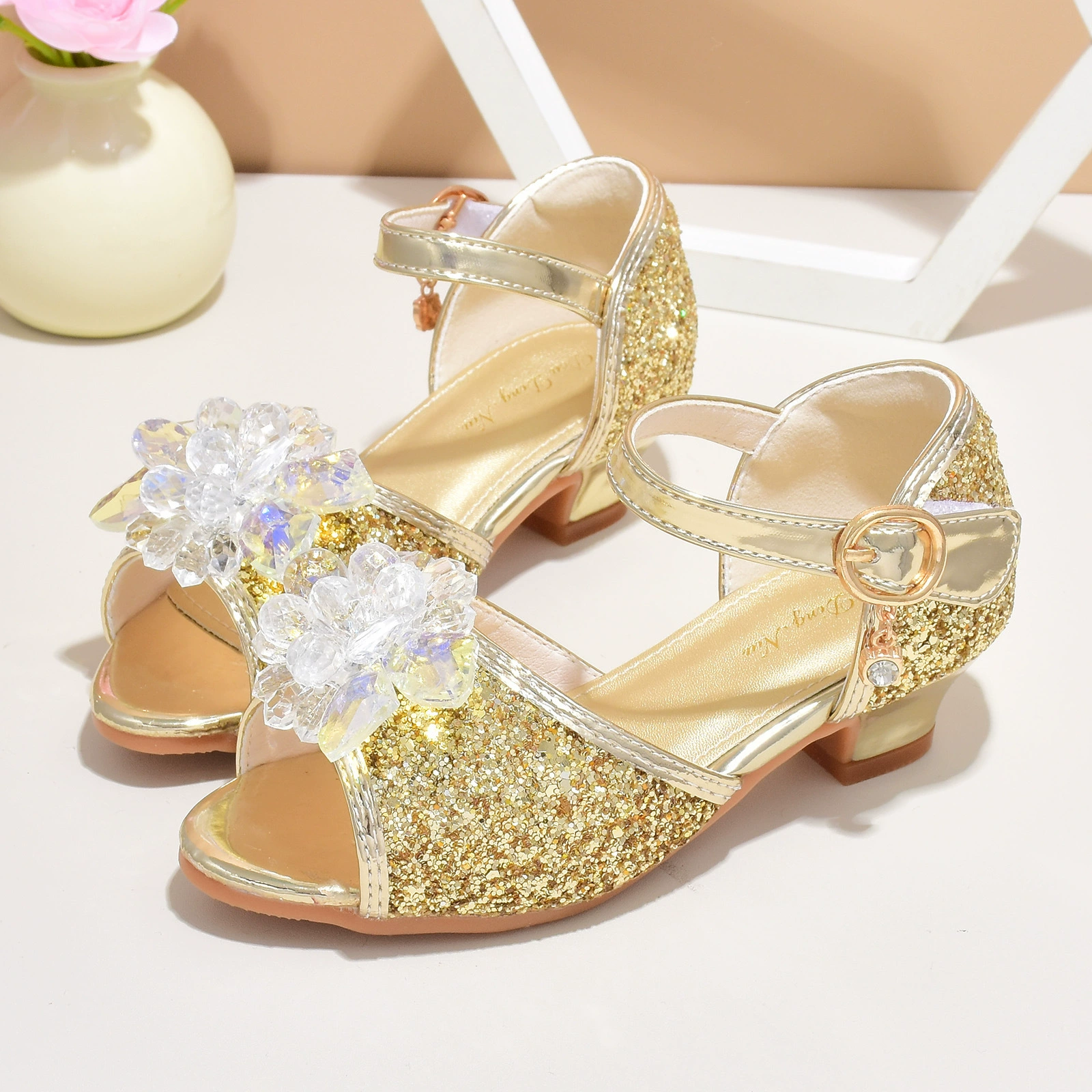 Обувь для девочек Детская принцесса сандалии 2024 новый летний показ шоу