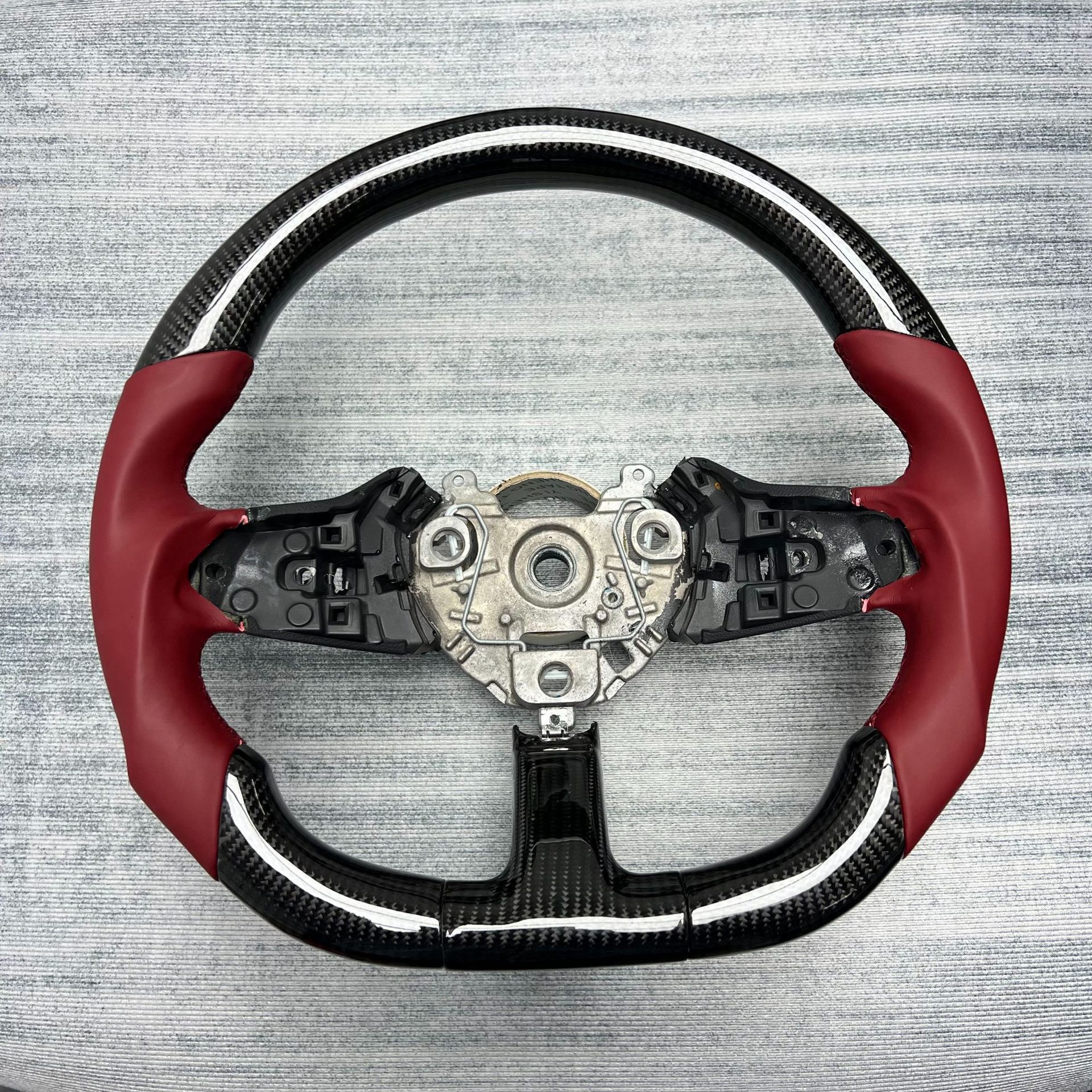 Manufacturer-Customized Carbon Fiber Steering Wheel Processing Suitable for Trumpchi E8/Trumpchi M8/Trumpchi M6/Trumpchi Gs8 Emkoo