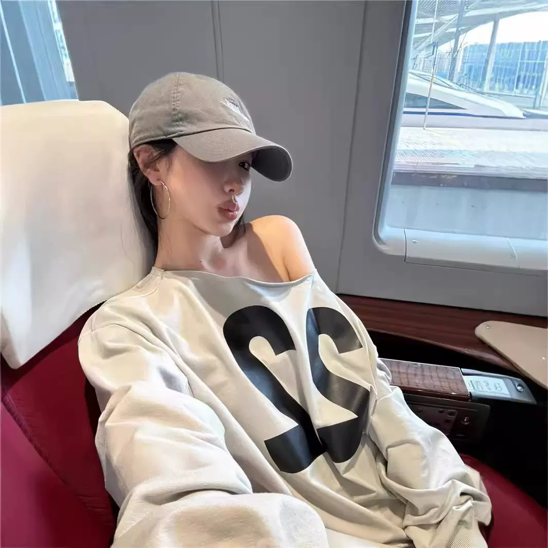 美式复古字母印花卫衣女早秋慵懒风休闲宽松oversize斜肩套头上衣