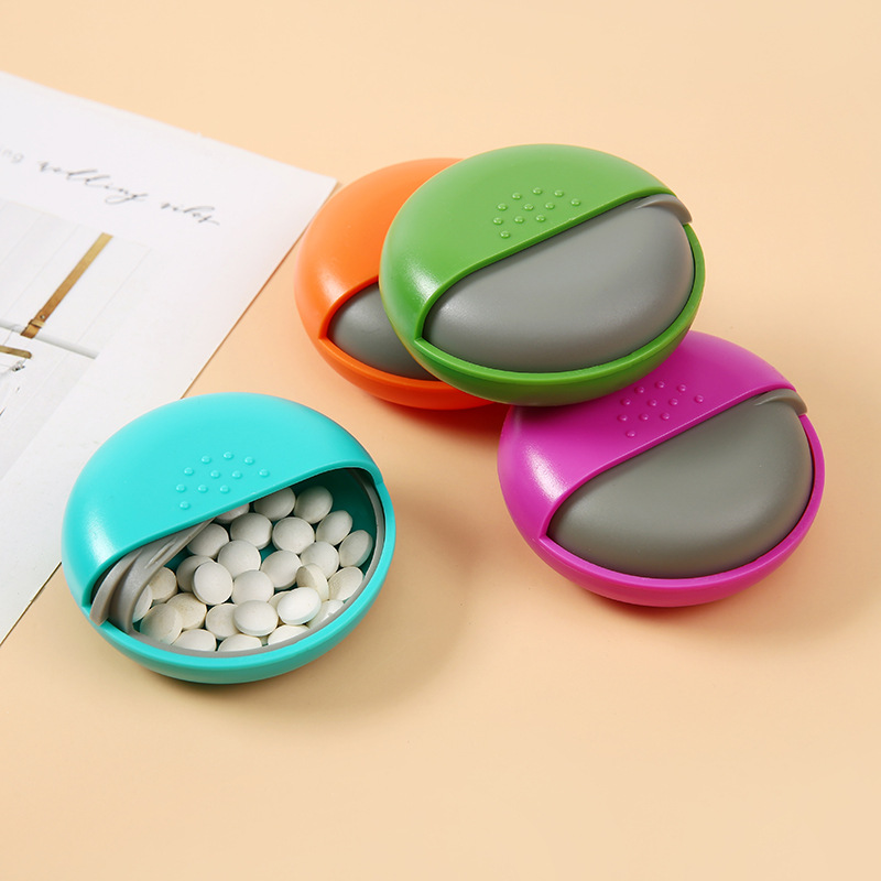 彩色随身圆形旋转药盒旅行家居便携式小药盒耳机绕线盒可爱收纳盒