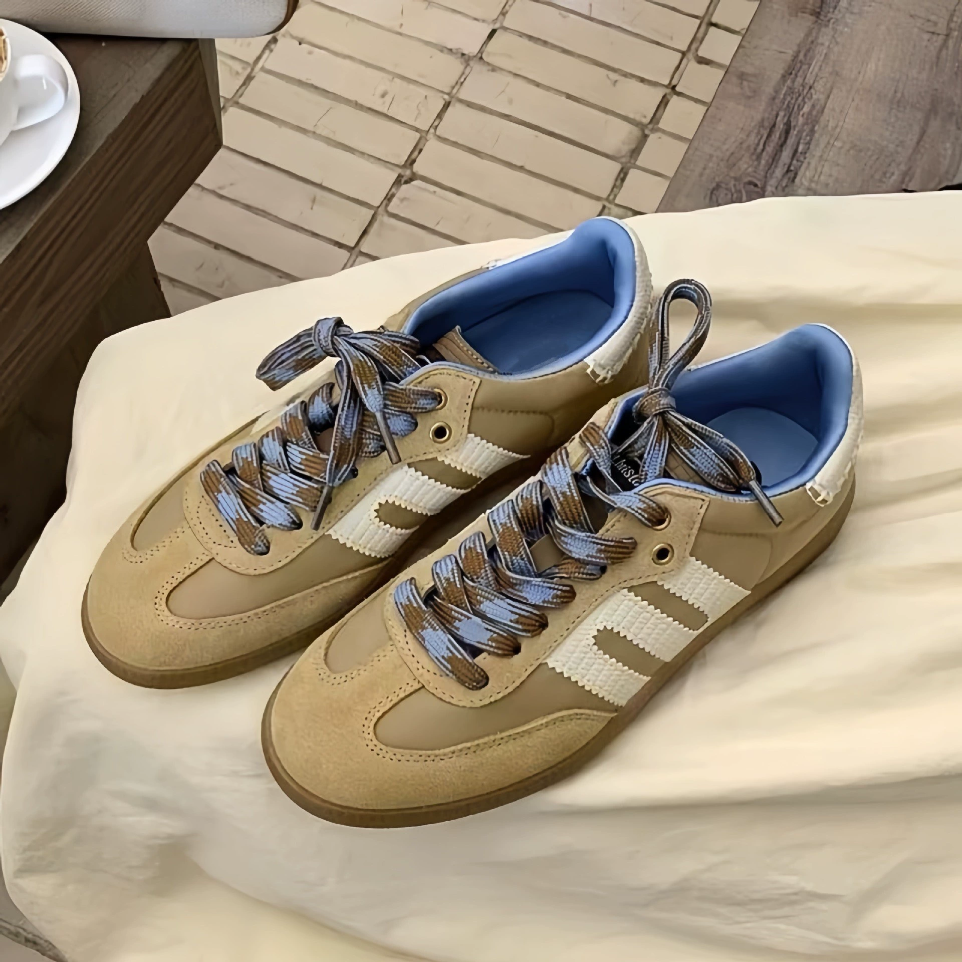 Американские ретро-кроссовки из мягкой кожи с цветовыми блоками, спортивные повседневные немецкие тренировочные туфли для женщин, новинка 2025 года, универсальные кеды на плоской подошве