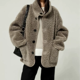 女式T恤;女式针织衫;女式牛仔裤