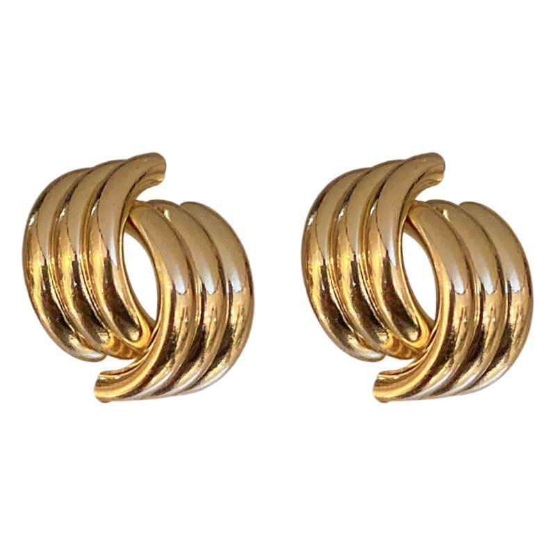 Aguja de plata geométrica pendientes escalonados nicho diseño temperamento pendientes moda simple metal estilo frío pendientes al por mayor