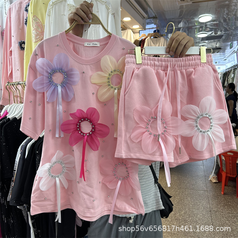 European heavy industry fashion three-dimensional flower beaded loose T-shirt top elastic waist wide leg shorts two-piece summer women's European heavy industry fashion three-dimensional flower beaded loose T-shirt top elastic waist wide leg shorts two-piece summer women's