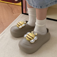 ���˰���Ь�ɐ�С�۷��ļ�Ů���r��ܛ�����e���^Ь�����ȷ��L�и�