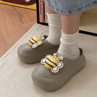 ���˰���Ь�ɐ�С�۷��ļ�Ů���r��ܛ�����e���^Ь�����ȷ��L�и�