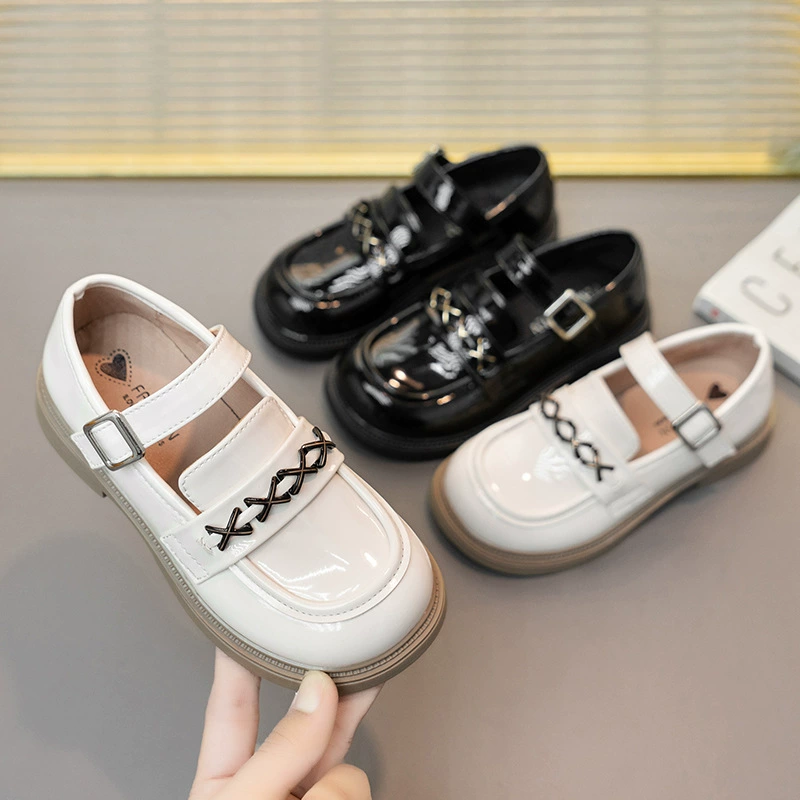 Обувь для девочек Детская Маленькая кожаная обувь 2024 года, новая весенне-Осенняя обувь принцессы для средних и больших детей, модная черная одиночная обувь для маленьких девочек