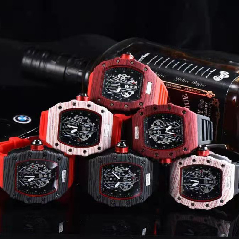 2023 Neue Holzmaserung Hohl Herrenuhr Fashion Business Barrel Quarzuhr_voghion.com