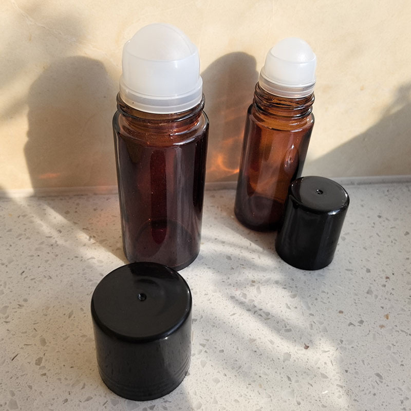 遮光ローリングボールボトル ブラウン遮光ガラスローリングボールボトル エッセンシャルオイルボトル 50ml エッセンスボトル 30ml トラベルサンプルボトル|undefined