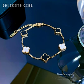 项链;耳环;戒指