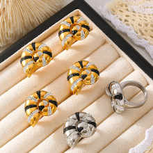 Vintage�йź���˫ɫ���ָʱ�и�����Ʋ���ֶ�18k���羳��Ʒ