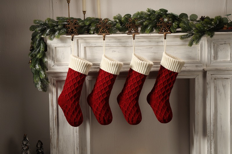 gift dcorativ itms, hom wall dcorations, candy bags, Christmas hanging socks, diamond shapd dottd lin, larg_voghion.com