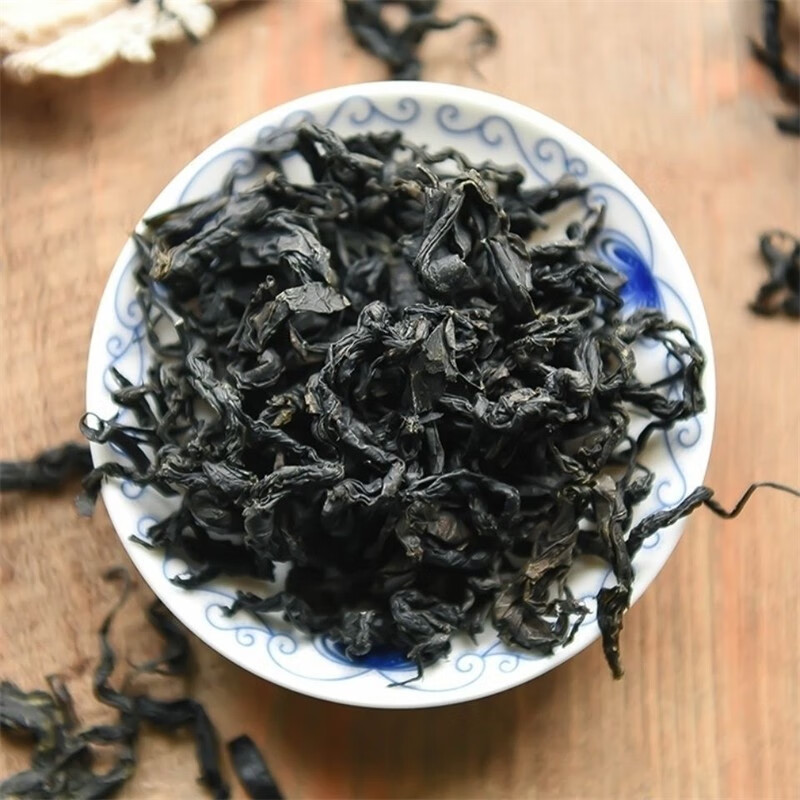 Eucommia Leaf Tea Du Zhong Ye 500g Dried Herbal Tea for Daily Wellness Brewing in use