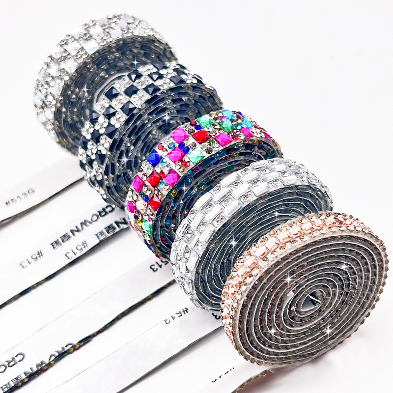 Tiras de diamantes de imitación al por mayor, tiras de diamantes de imitación autoadhesivas, accesorios de ropa, diamantes de imitación de cristal, accesorios de bricolaje, pegatinas de diamantes de imitación