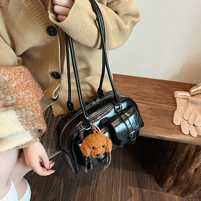2024 autumn and winter new Boston pillow niche underarm texture single shoulder large capacity tote bag_voghion.com