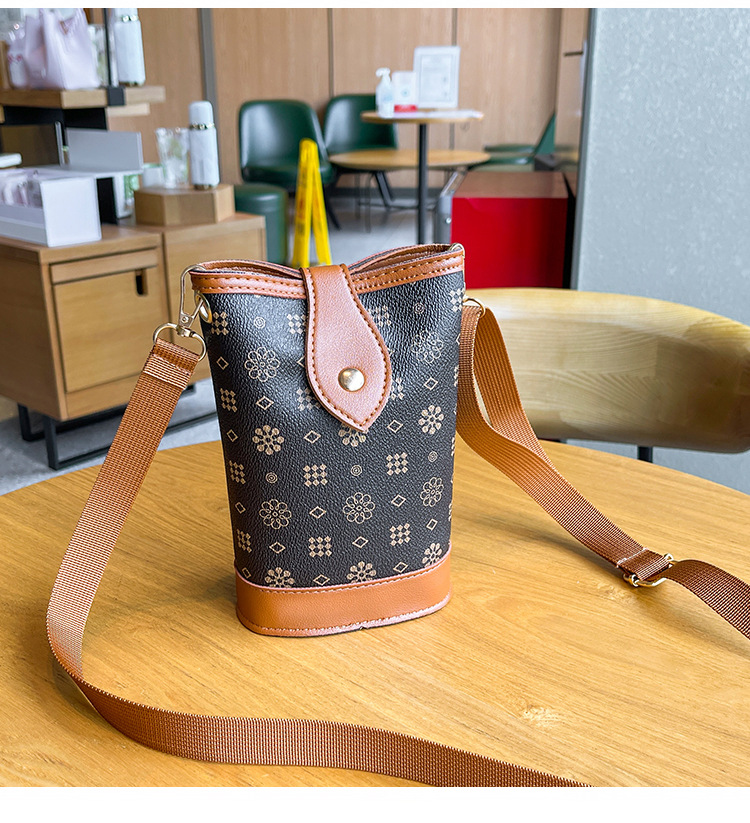 Damentaschen 2024 neuer Stil Kontrastfarbe Blumenschnalle vertikale Pommes-Frites-Tasche lässig einfache kleine quadratische Tasche Handytasche trendy_voghion.com