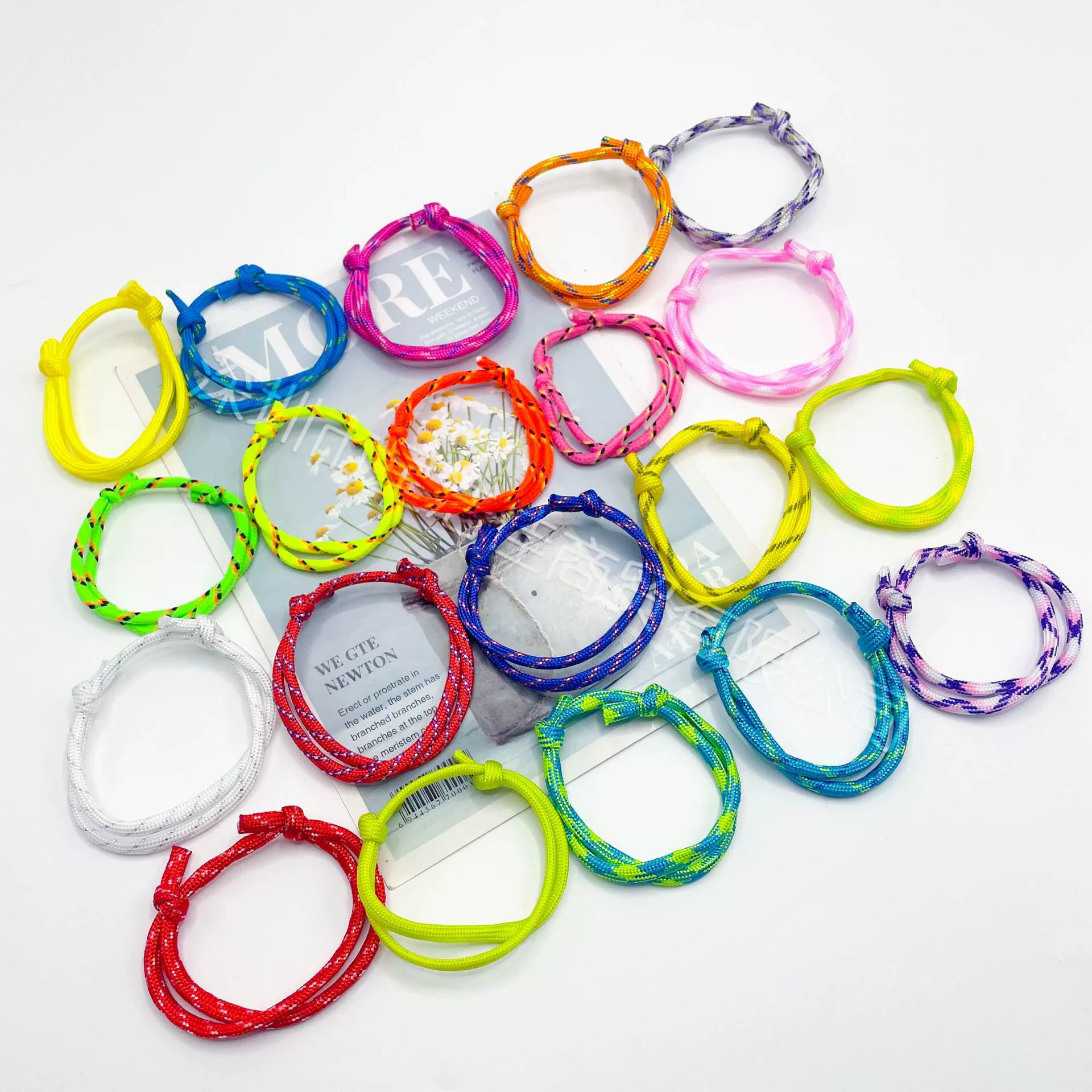 Amazon Новая неоновая цветная веревка Браслет дружбы Подростковая Регулируемая плетеная Ручная Веревка Детский креативный подарок