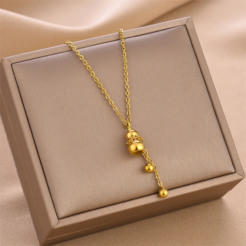 Collar de acero de titanio nuevo transfronterizo, joyería femenina, personalidad de moda, venta caliente simple, joyería de cadena de clavícula femenina, collar creativo image 164