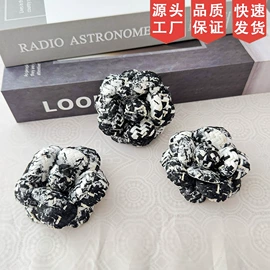 胸针;项链;领结/领花