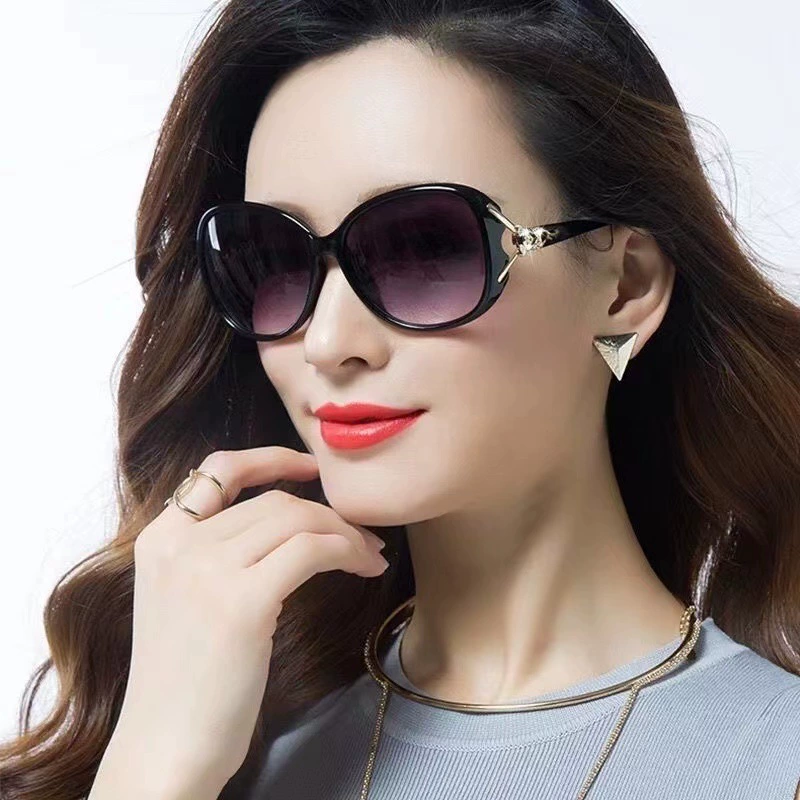 Fashionable sunglasses, (Physicals)