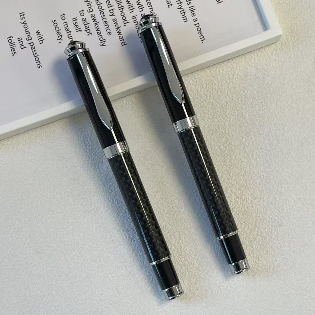 Factory Supplies Creative Advertising Gift Pens Carbon Fiber Signature Pens Metal Heavy Feel Gel Pens Black Water Pens