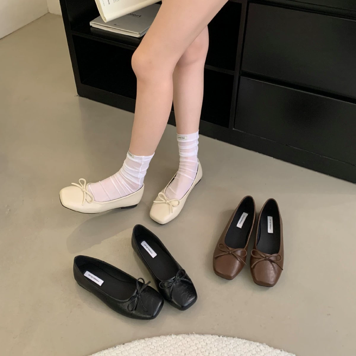 Женские летние балетки 2025 года, серебристые, с внутренним утолщением, универсальные, для работы, без застежек.