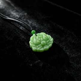 新款仿玉莲花吊坠女款莲花项链花开富贵时尚百搭玉佩长款毛衣链