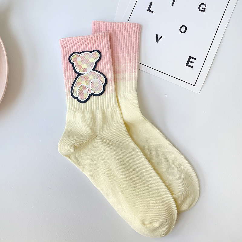 2025d New R For Women Gradient Color Mid-Calf Spring Summer Trendy Brand Personality Sports Women's Socks_voghion.com