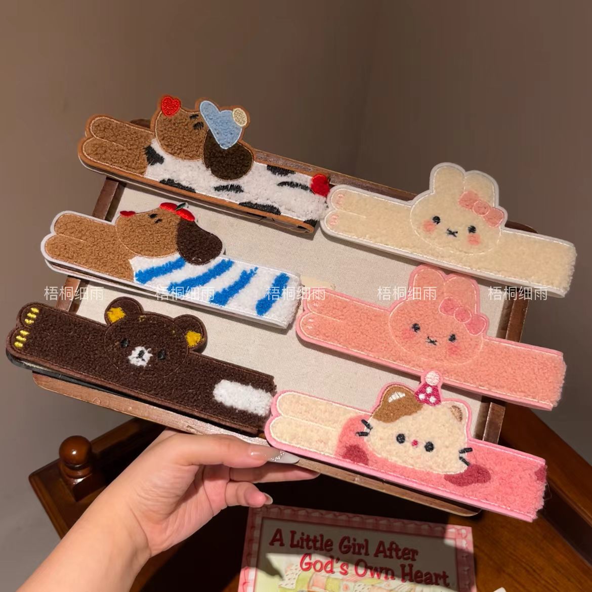 Cute cartoon animal magic hair clips and headbands for fixing loose hair, suitable for students' daily commuting and hairstyle styling