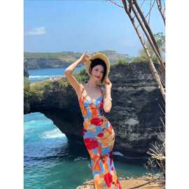 2026新款多巴胺绝美印花度假风连衣裙女性感海岛吊带裙露背绑带裙