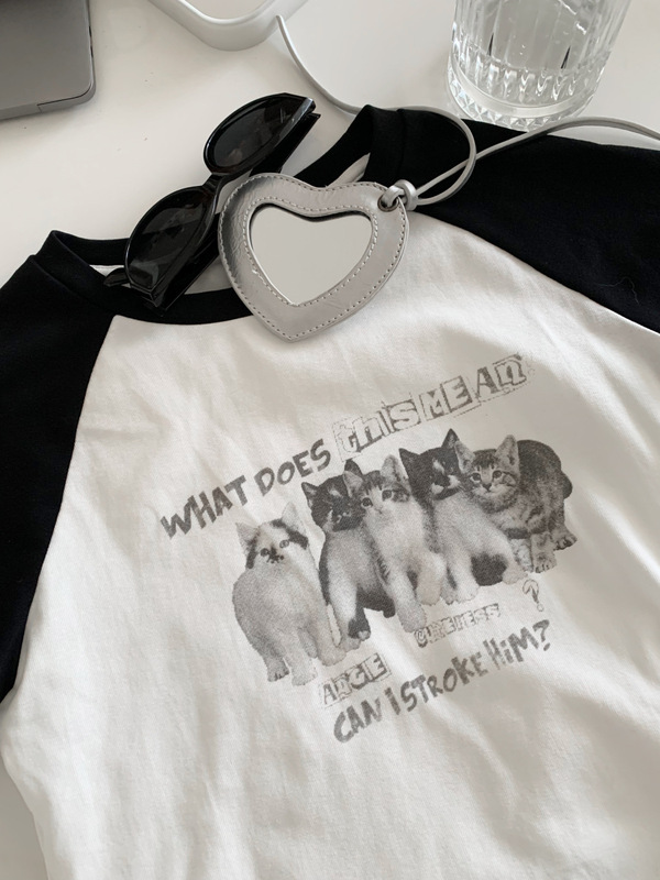 アメリカのレトロなギャルの肩の袖を挿して色のプリントのtシャツの女性の2024新型の夏の短いタイプの正肩の丸首の上着にぶつかります。|undefined