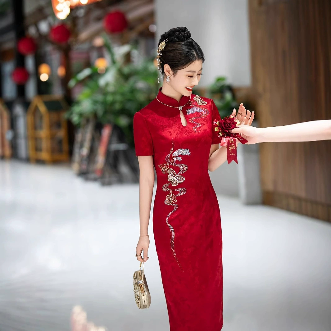 Привет свекровь платье высокого класса платье новый ацетат чонсам с короткими рукавами молодая мама свадебный наряд красный свадебный костюм