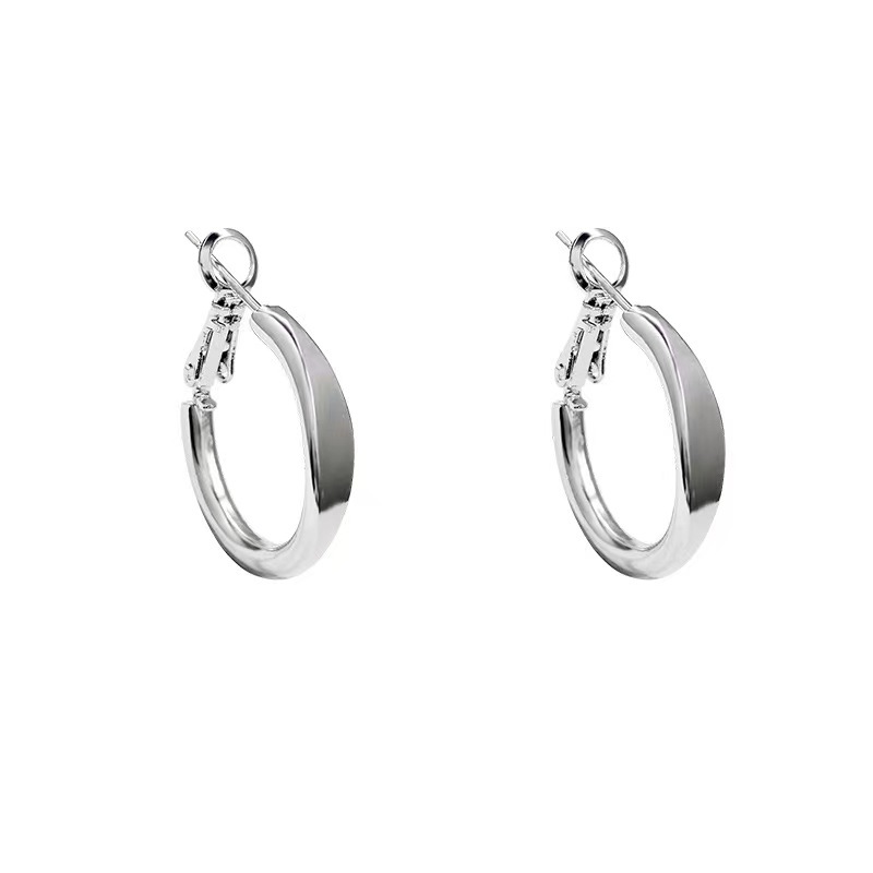 fashionable universal trend brand retro earrings