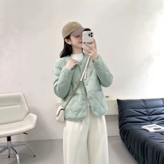 2026新款菱格纹轻巧棉服女圆领短款小香风外套修身显瘦秋冬季棉衣
