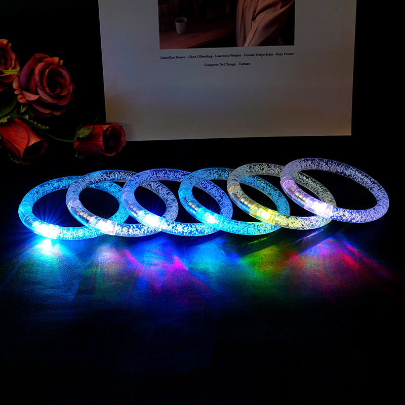 Venta directa de fábrica Acrílico led colorido brazalete de burbujas luminosas empuje pequeño regalo código de escaneo para regalar juguetes luminosos