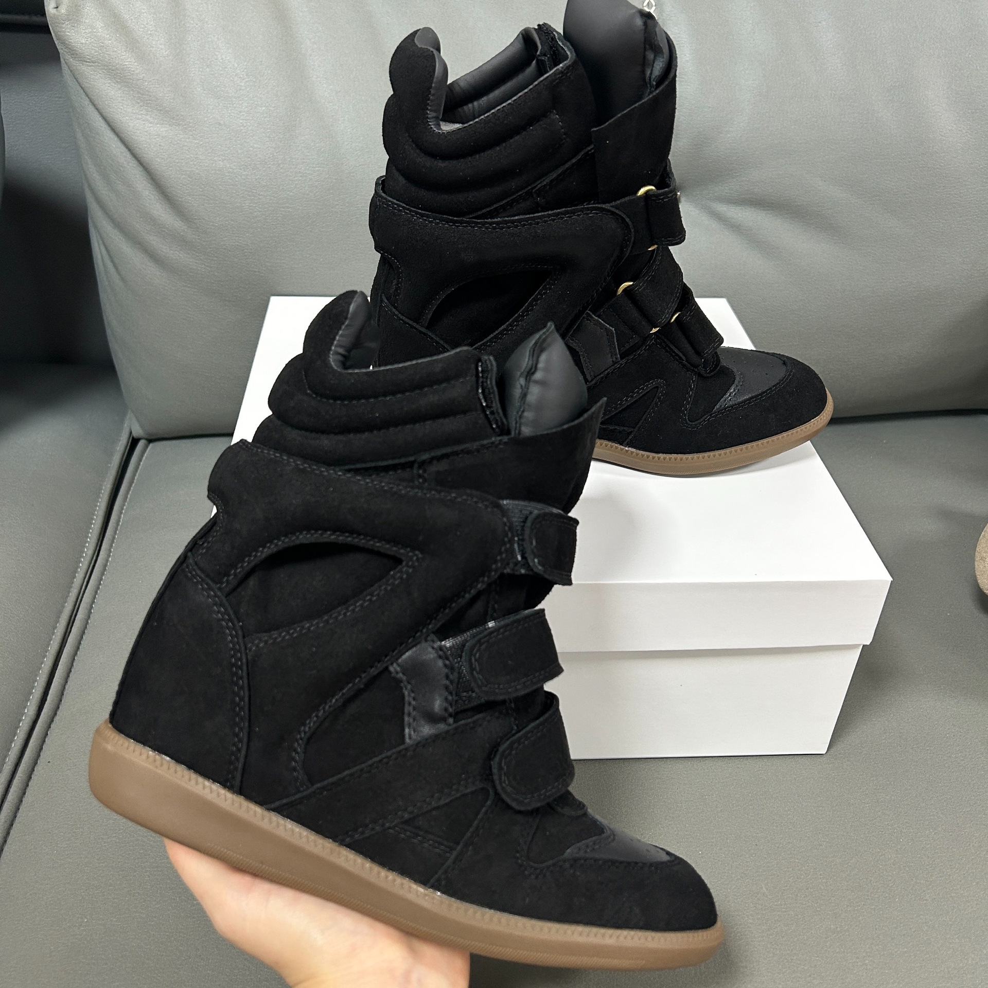 Chaussures pour femmes rehaussantes invisibles de 8 cm avec talon compensé et fermeture à scratch, style européen et américain, en cuir assorti._voghion.com