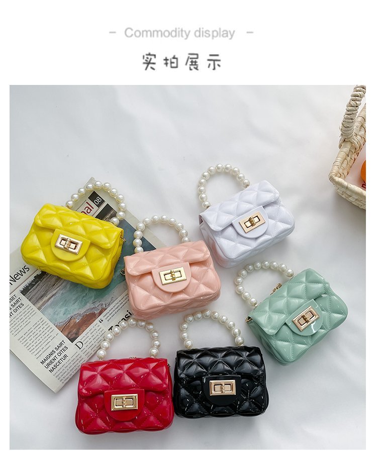 Fashion Pearl Chain Messenger Children Bag Wholesale display picture 6