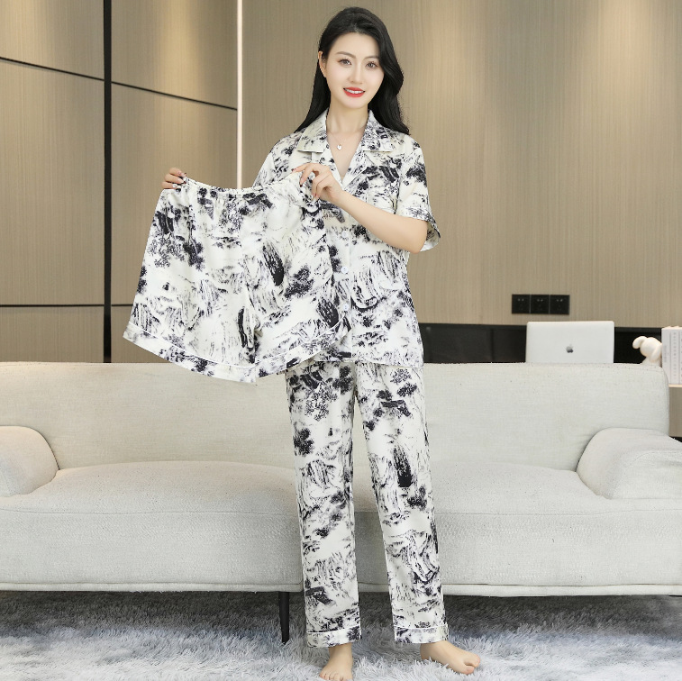 2025 nuevo estilo pijama mujer verano hielo seda fina solapa pantalones de manga corta traje de tres piezas se puede usar en el exterior